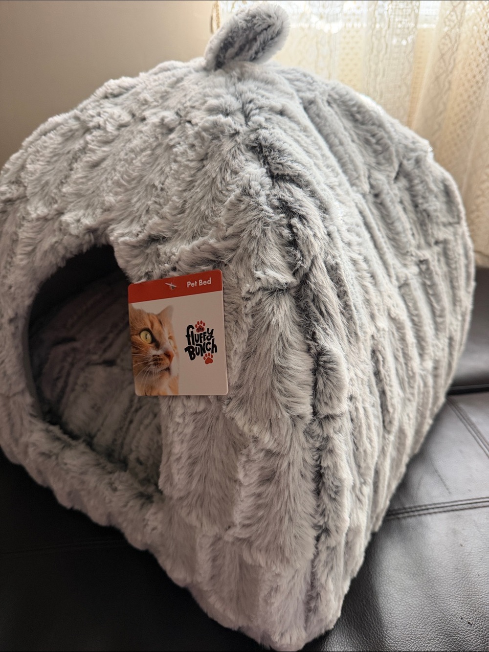 Plush Gray Enclosed Cat Bed - Cozy Cave Style